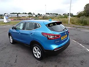 Used 2019 Nissan Qashqai Acenta Premium Blue - Interior and Exterior details 9