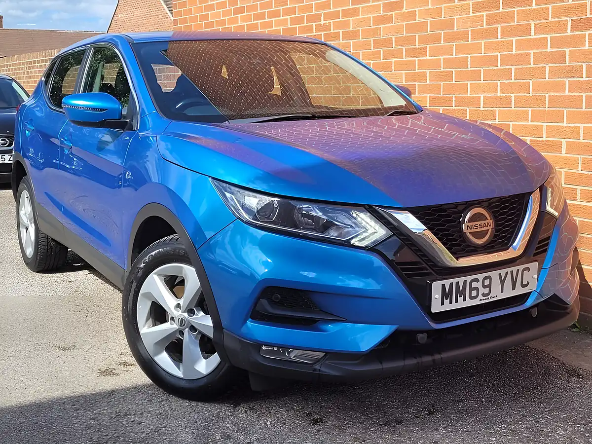 Used 2019 Nissan Qashqai Acenta Premium Blue - Interior and Exterior details 10