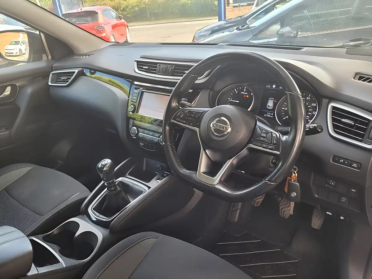 Used 2019 Nissan Qashqai Acenta Premium Blue - Interior and Exterior details 12