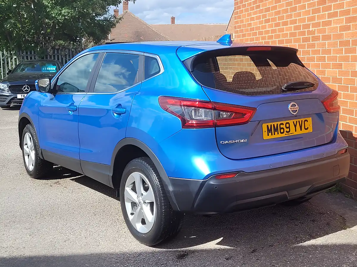 Used 2019 Nissan Qashqai Acenta Premium Blue - Interior and Exterior details 3
