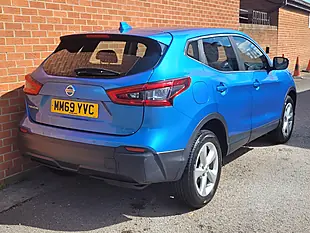 Used 2019 Nissan Qashqai Acenta Premium Blue - Interior and Exterior details 6