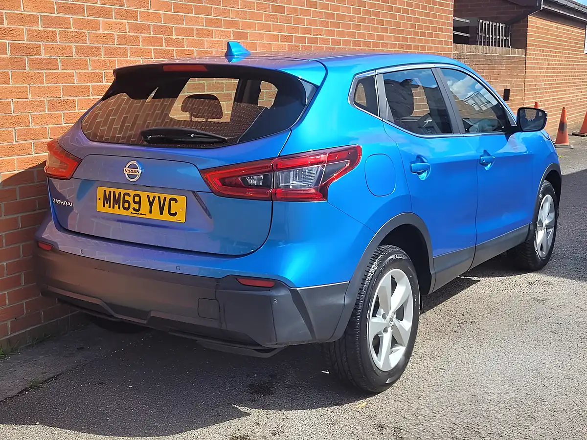 Used 2019 Nissan Qashqai Acenta Premium Blue - Interior and Exterior details 6