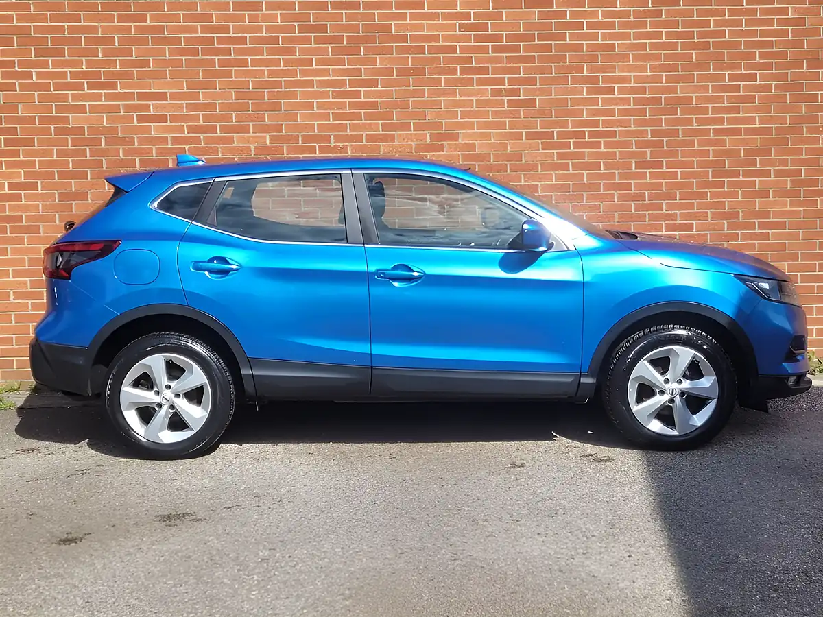 Used 2019 Nissan Qashqai Acenta Premium Blue - Interior and Exterior details 7