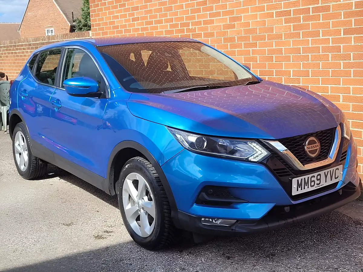 Used 2019 Nissan Qashqai Acenta Premium Blue - Interior and Exterior details 8