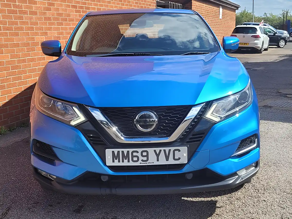 Used 2019 Nissan Qashqai Acenta Premium Blue - Interior and Exterior details 9