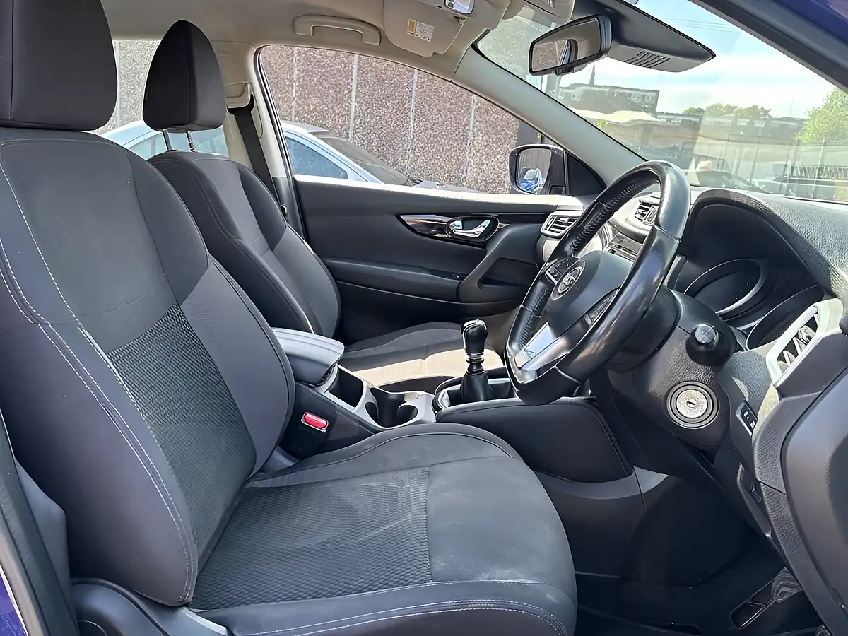 Used 2019 Nissan Qashqai Acenta Premium Blue - Interior and Exterior details 10
