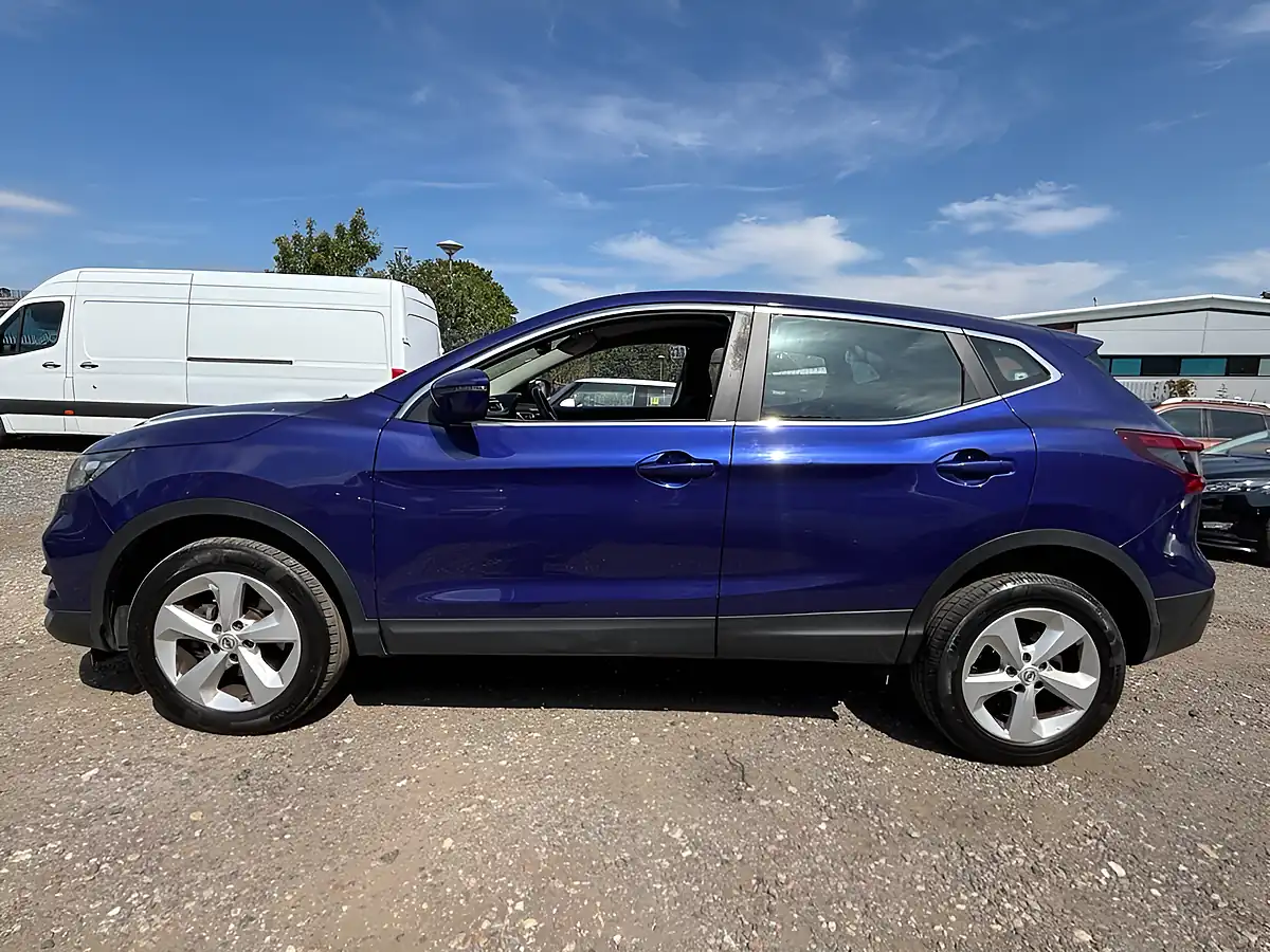 Used 2019 Nissan Qashqai Acenta Premium Blue - Interior and Exterior details 4