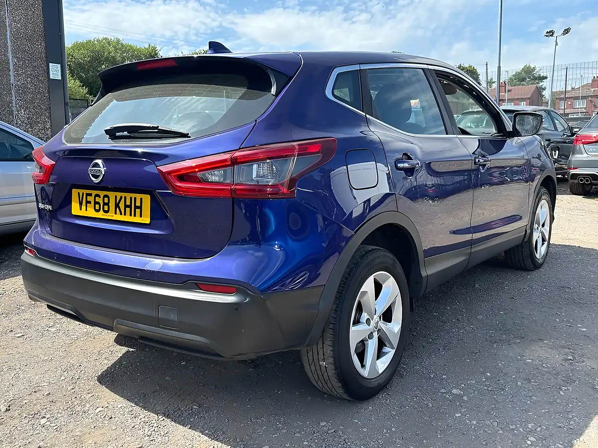 Used 2019 Nissan Qashqai Acenta Premium Blue - Interior and Exterior details 7