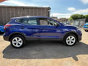 Used 2019 Nissan Qashqai Acenta Premium Blue - Interior and Exterior details 8