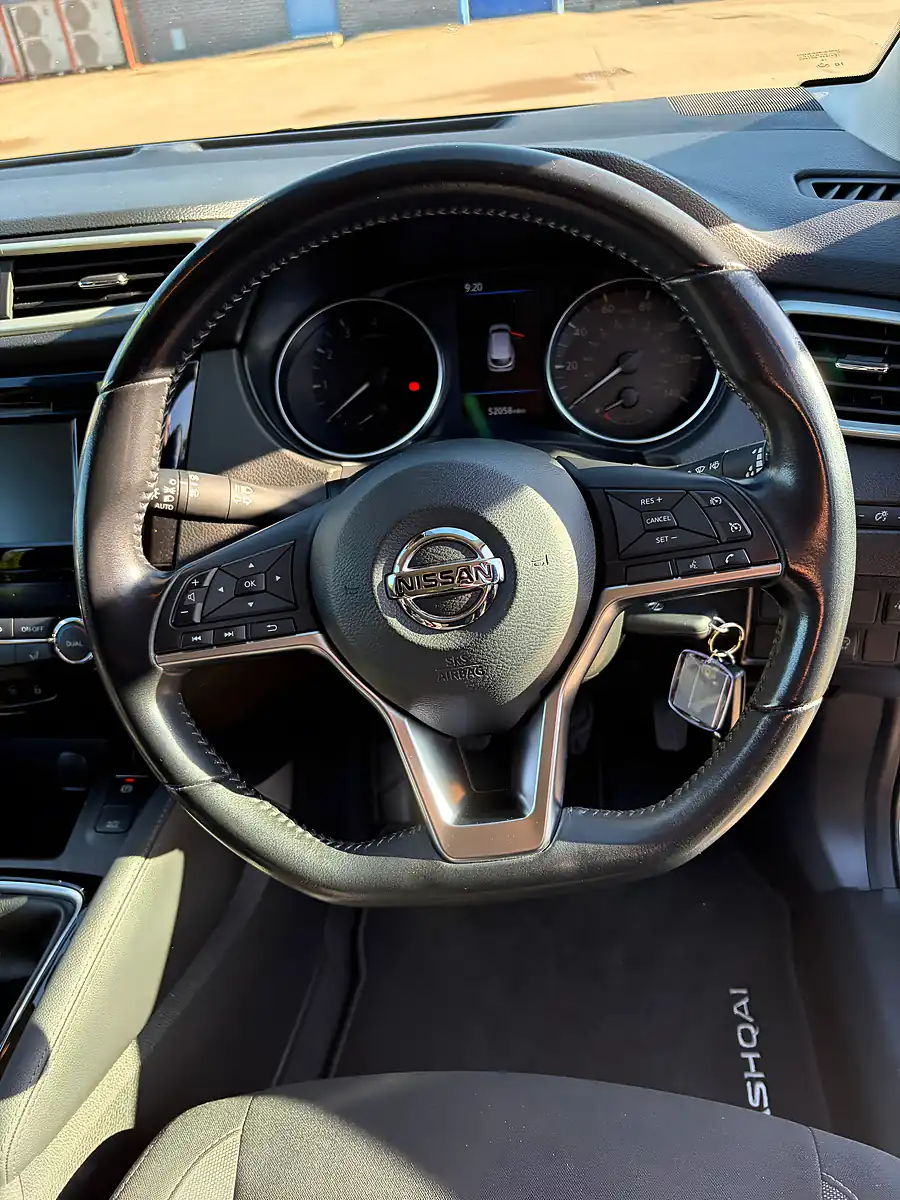 Used 2019 Nissan Qashqai Acenta Premium Blue - Interior and Exterior details 13