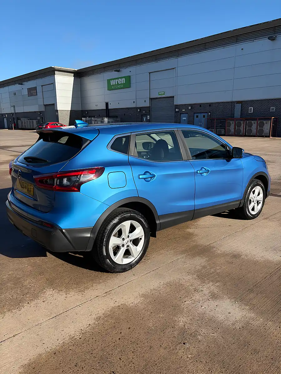 Used 2019 Nissan Qashqai Acenta Premium Blue - Interior and Exterior details 5