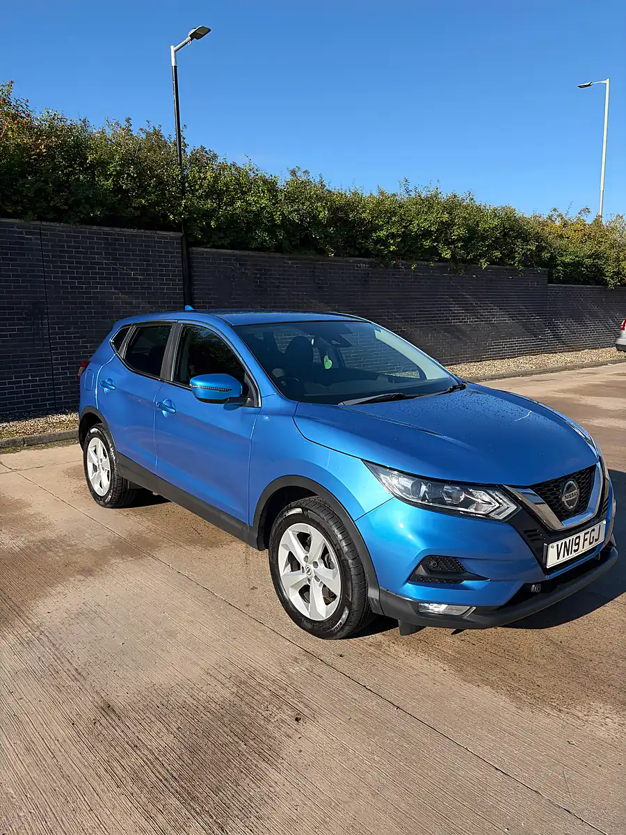 Used 2019 Nissan Qashqai Acenta Premium Blue - Interior and Exterior details 7