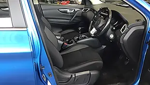 Used 2019 Nissan Qashqai Acenta Premium Blue - Interior and Exterior details 10
