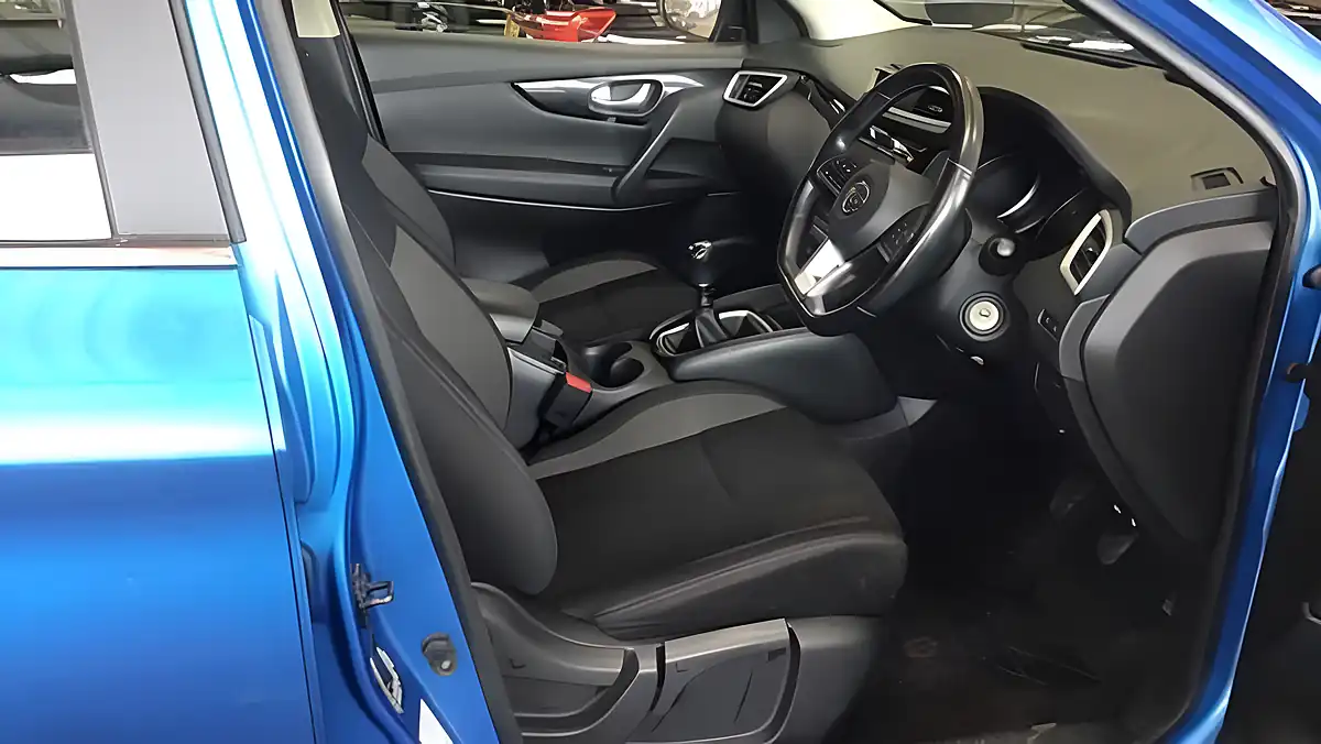 Used 2019 Nissan Qashqai Acenta Premium Blue - Interior and Exterior details 10