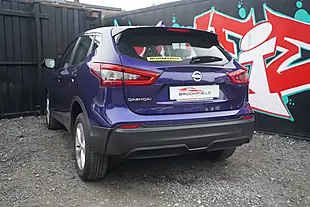 Used 2019 Nissan Qashqai Acenta Premium Blue - Interior and Exterior details 10