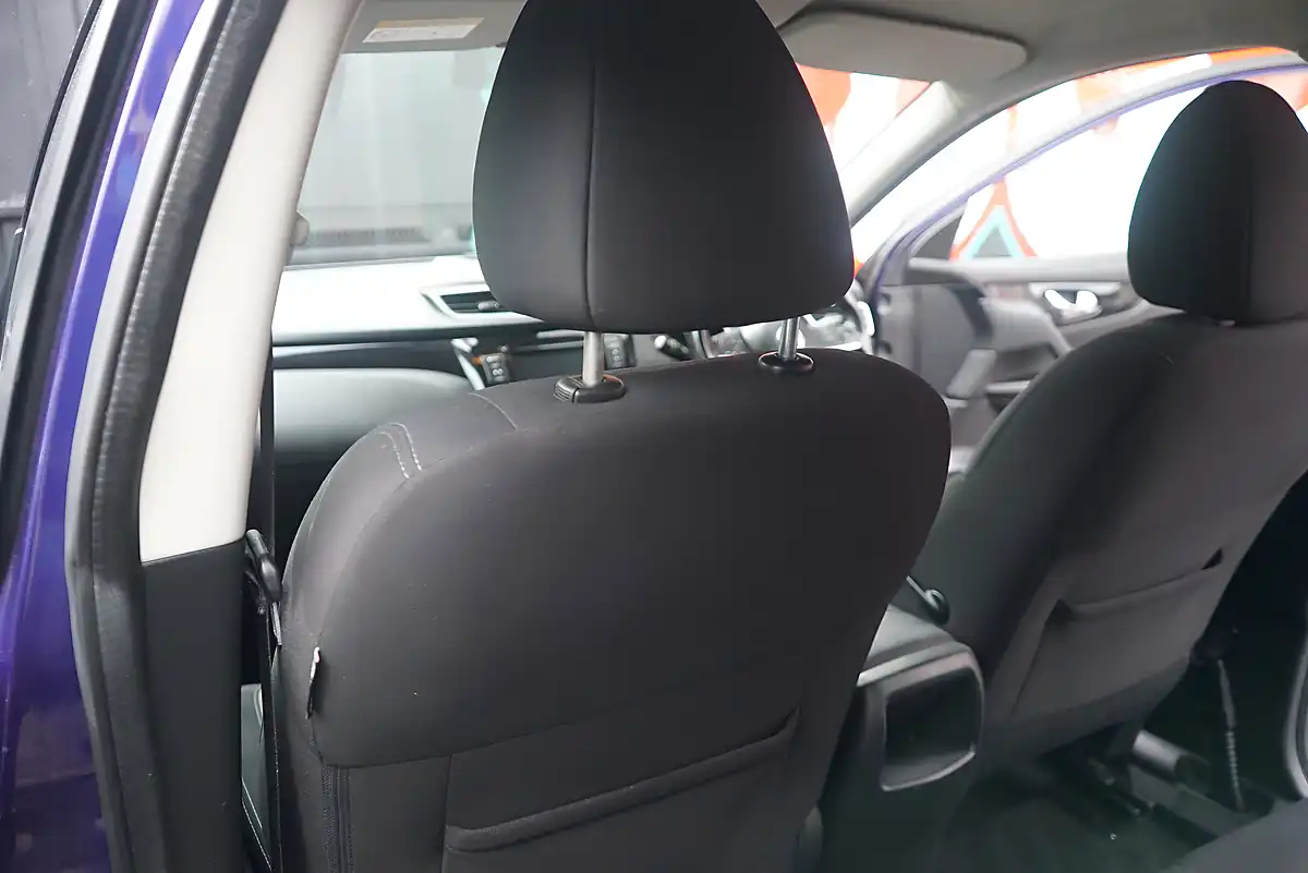 Used 2019 Nissan Qashqai Acenta Premium Blue - Interior and Exterior details 19