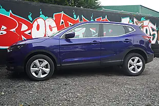 Used 2019 Nissan Qashqai Acenta Premium Blue - Interior and Exterior details 8