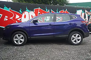 Used 2019 Nissan Qashqai Acenta Premium Blue - Interior and Exterior details 9