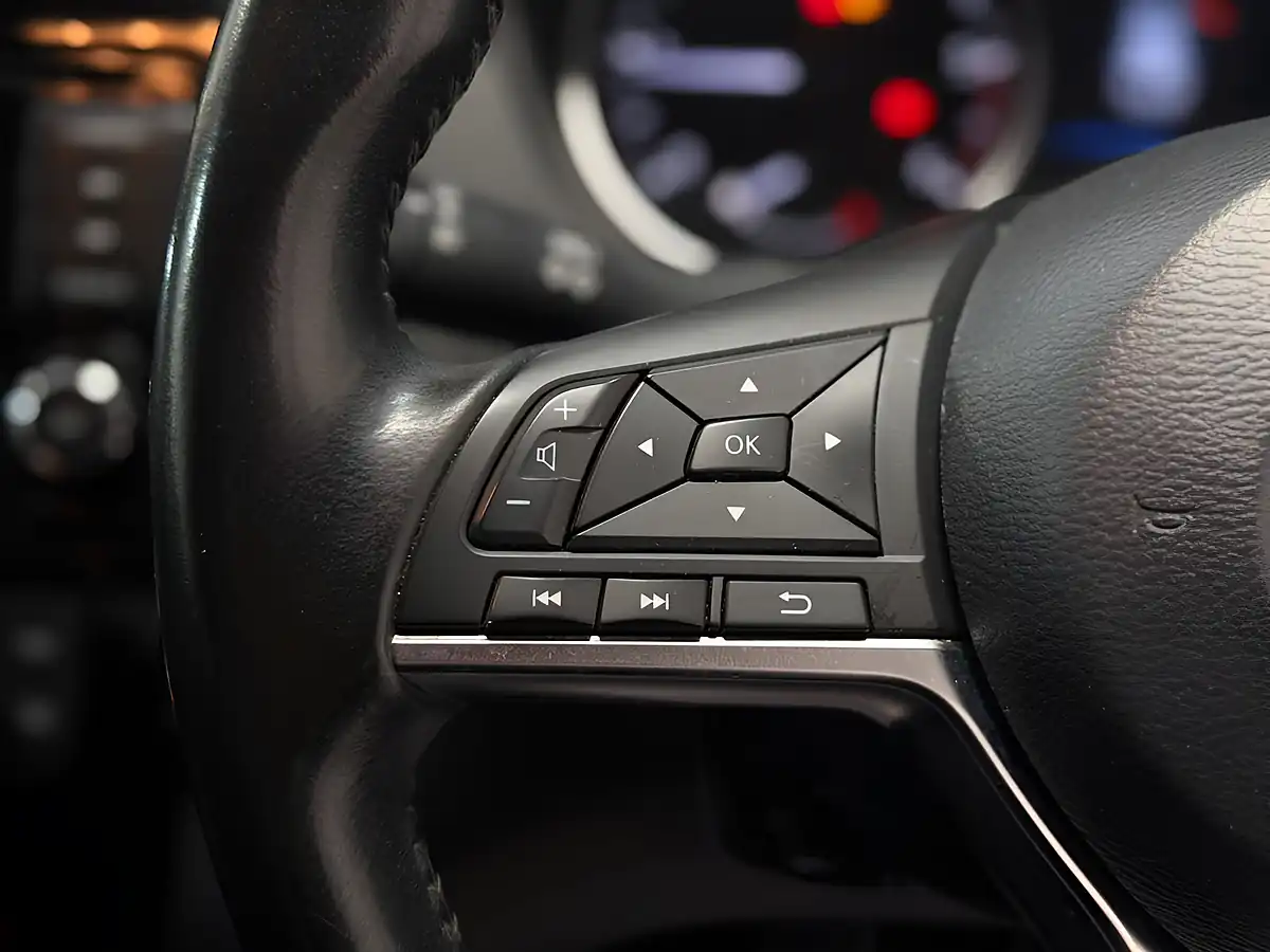 Used 2019 Nissan Qashqai Acenta Premium Blue - Interior and Exterior details 10