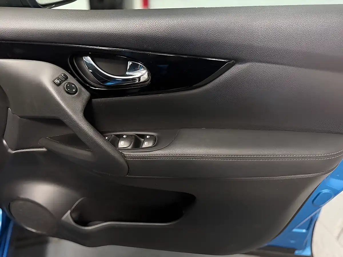 Used 2019 Nissan Qashqai Acenta Premium Blue - Interior and Exterior details 11