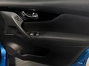 Used 2019 Nissan Qashqai Acenta Premium Blue - Interior and Exterior details 16