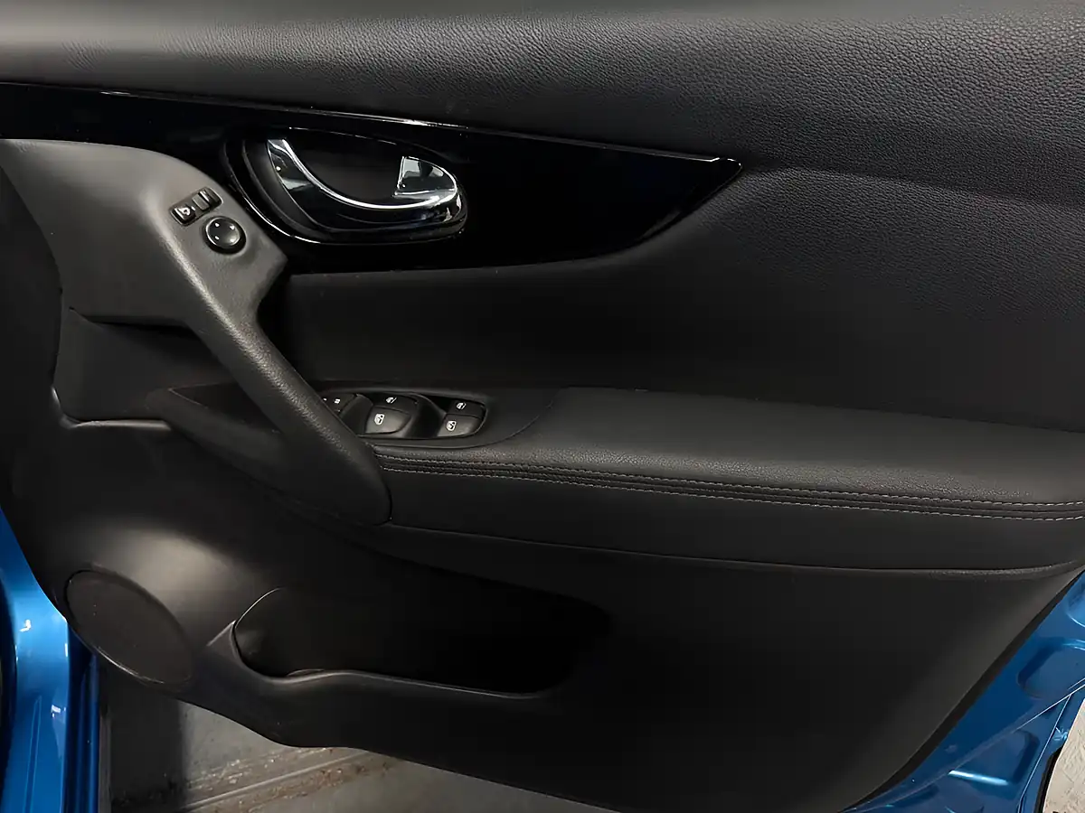 Used 2019 Nissan Qashqai Acenta Premium Blue - Interior and Exterior details 16