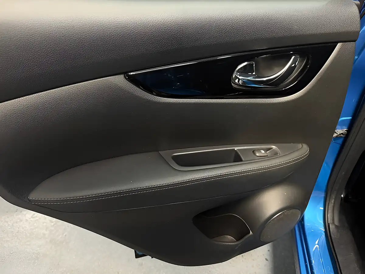 Used 2019 Nissan Qashqai Acenta Premium Blue - Interior and Exterior details 18