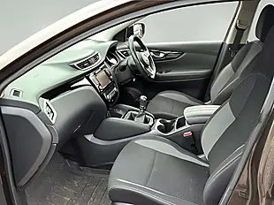 Used 2019 Nissan Qashqai Acenta Premium Chestnut Bronze - Interior and Exterior details 10