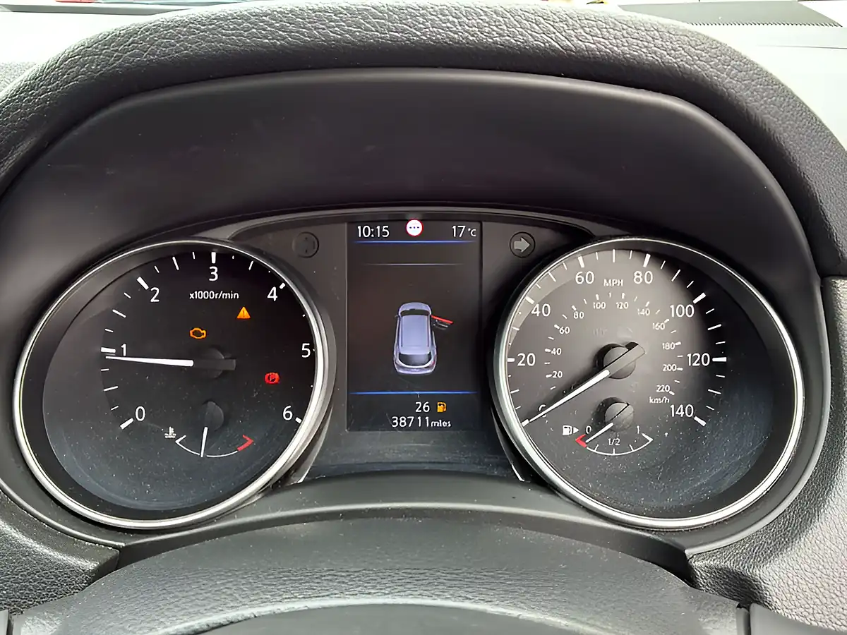 Used 2019 Nissan Qashqai Acenta Premium Chestnut Bronze - Interior and Exterior details 12