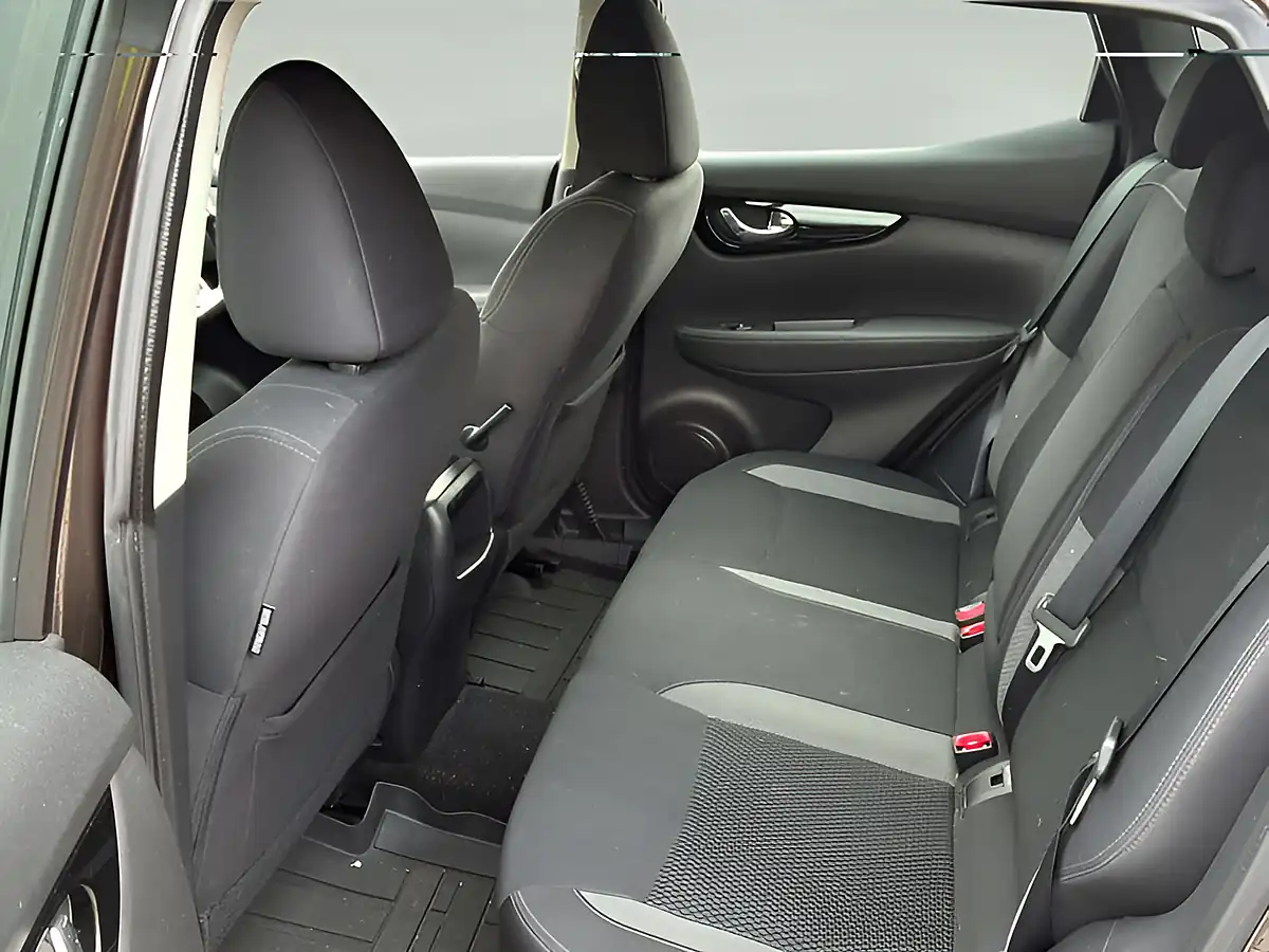 Used 2019 Nissan Qashqai Acenta Premium Chestnut Bronze - Interior and Exterior details 7