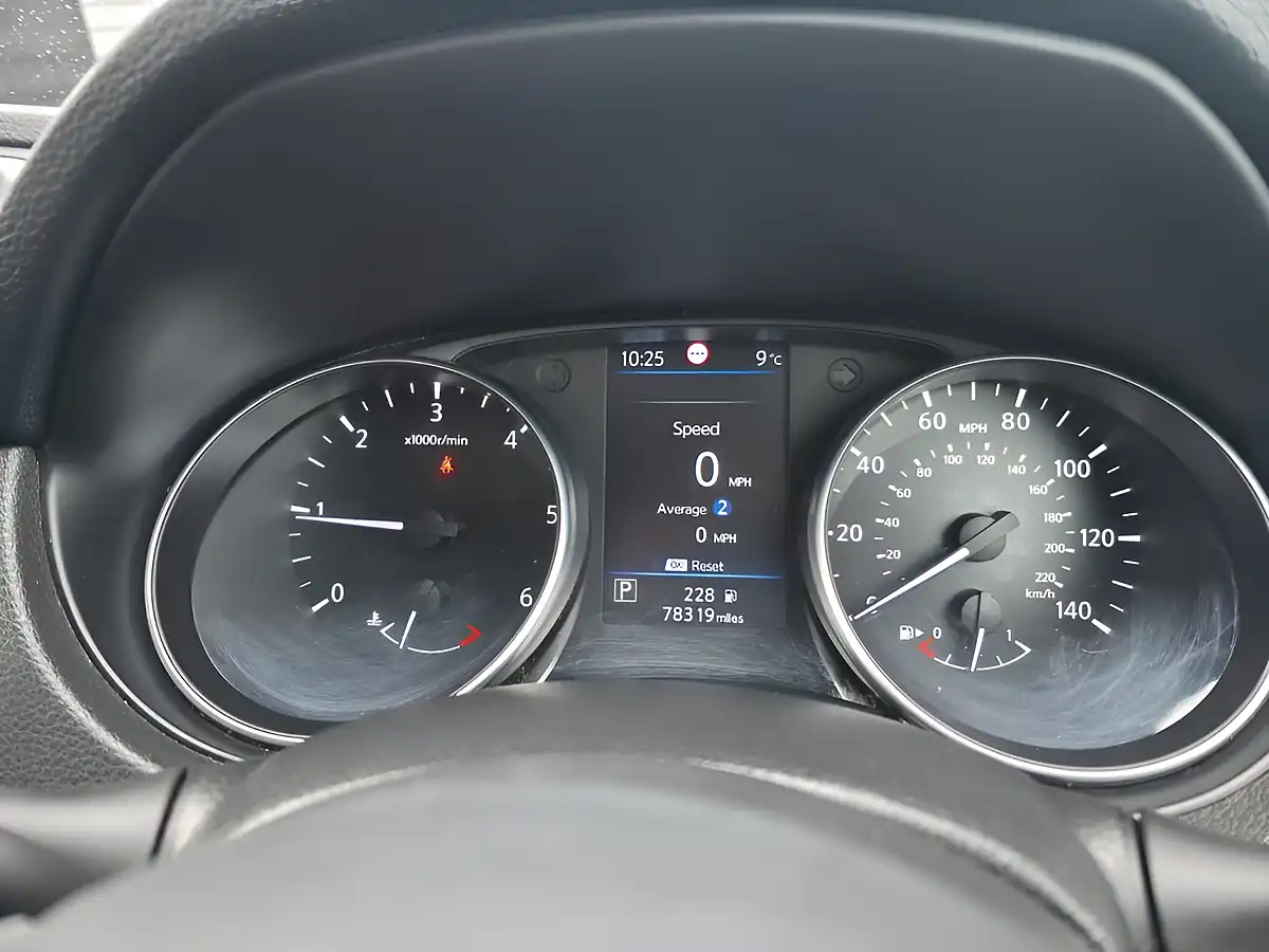 Used 2019 Nissan Qashqai Acenta Premium Grey - Interior and Exterior details 9