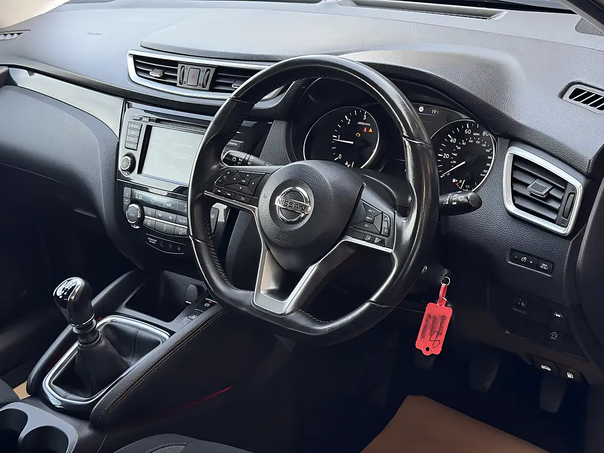 Used 2019 Nissan Qashqai Acenta Premium Grey - Interior and Exterior details 14