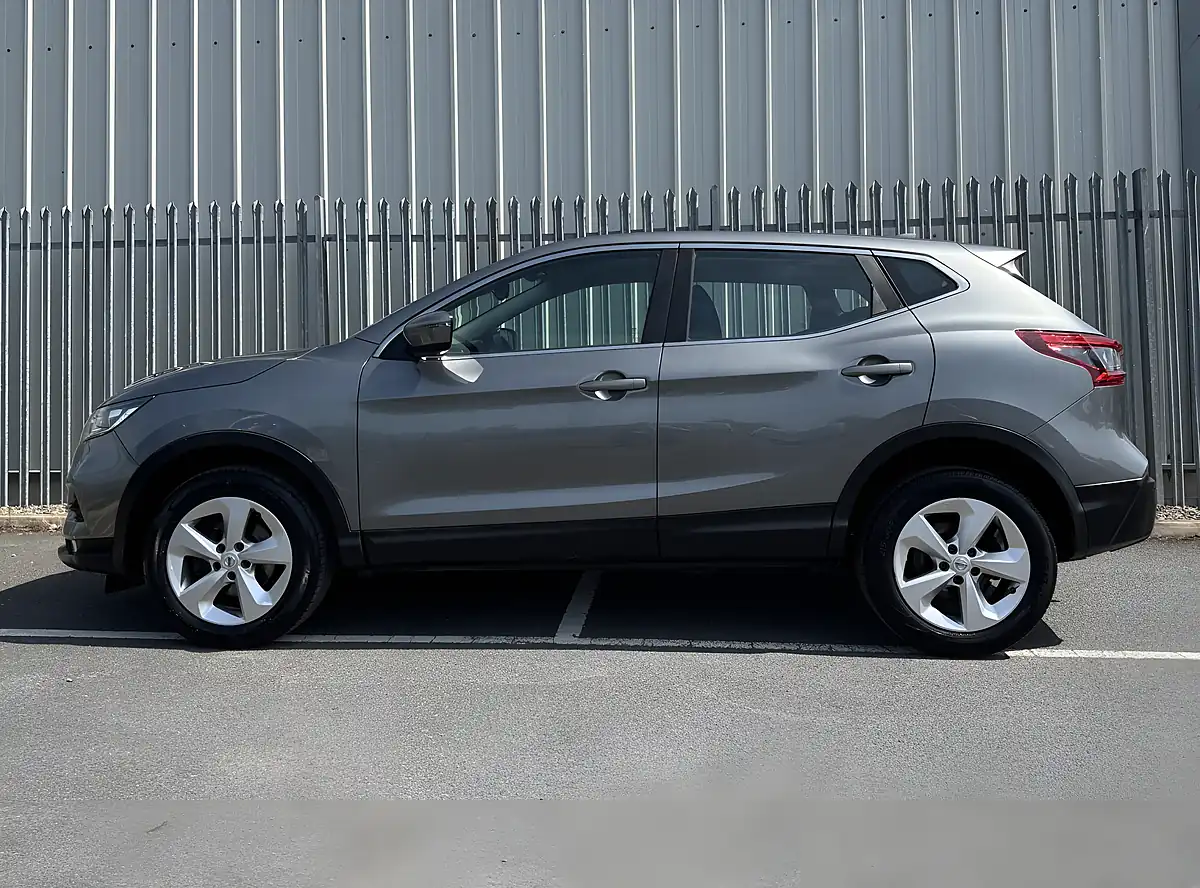 Used 2019 Nissan Qashqai Acenta Premium Grey - Interior and Exterior details 8