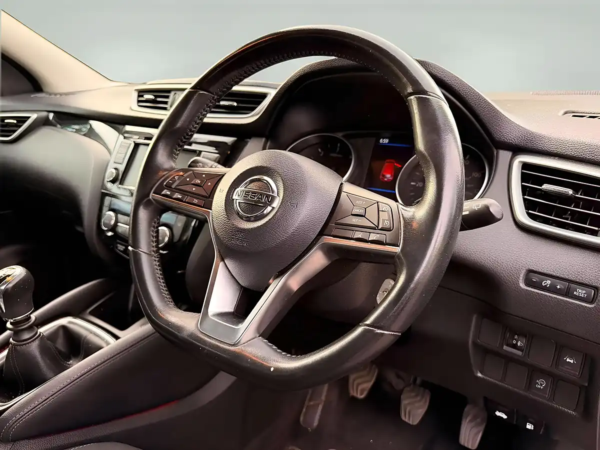 Used 2019 Nissan Qashqai Acenta Premium Grey - Interior and Exterior details 10