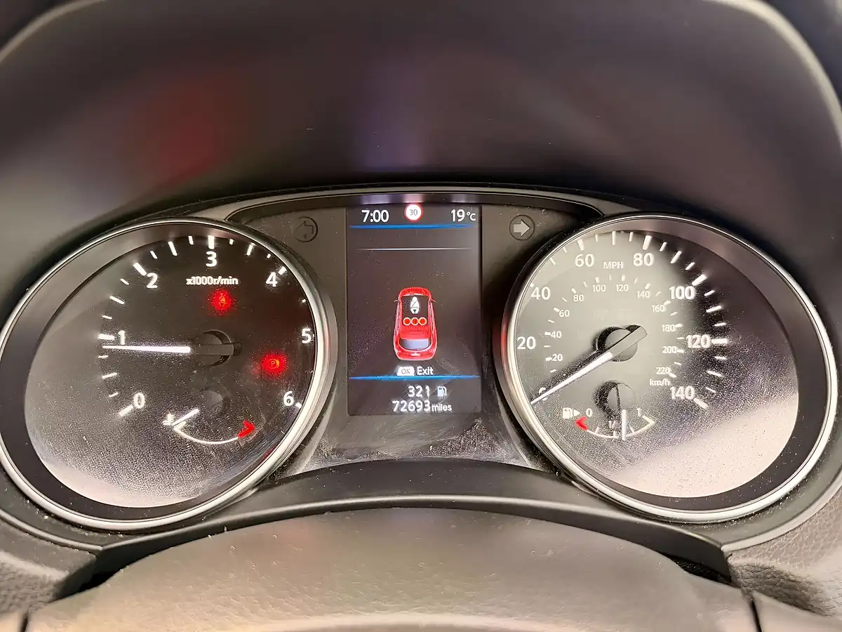Used 2019 Nissan Qashqai Acenta Premium Grey - Interior and Exterior details 12