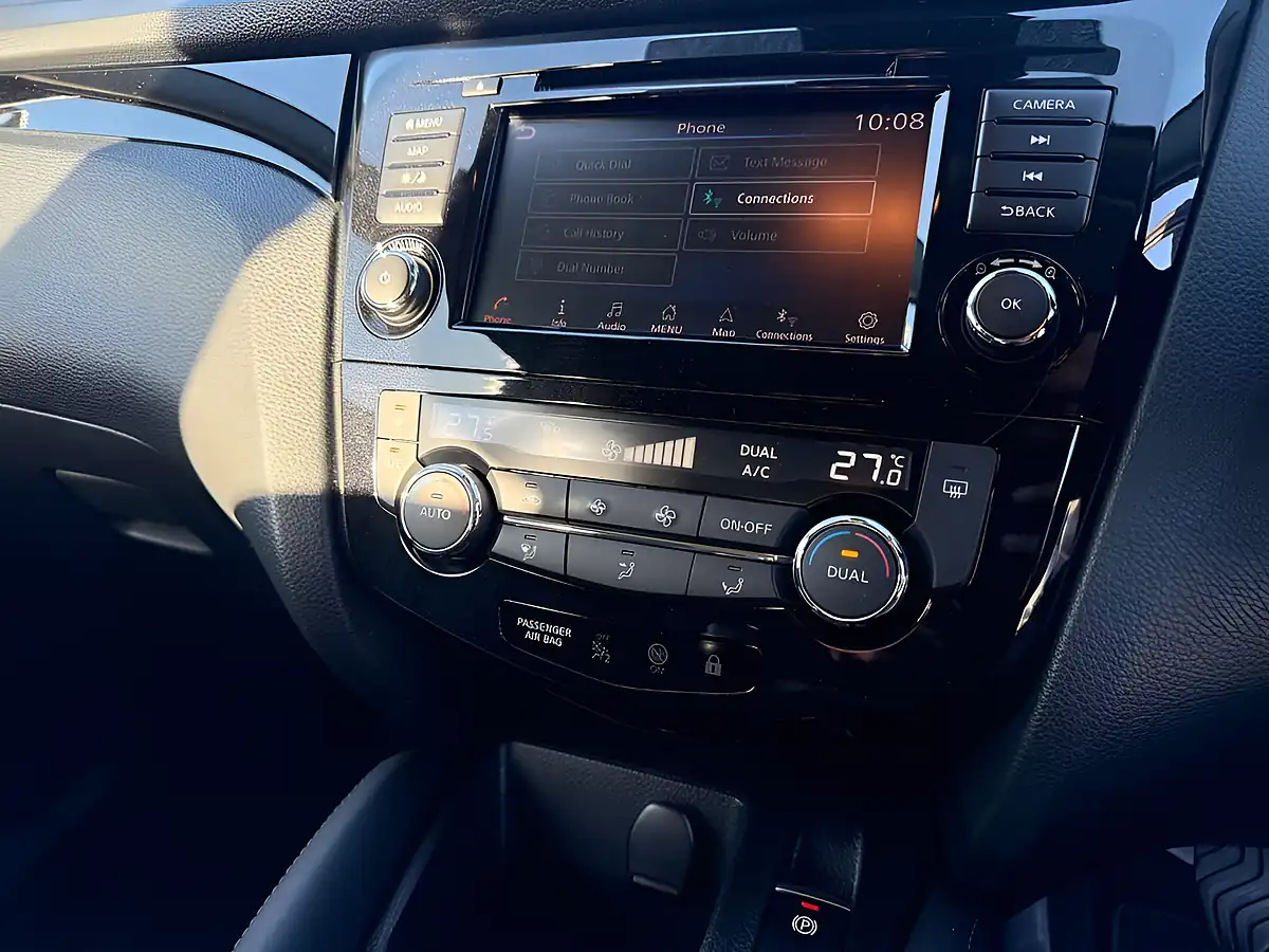 Used 2019 Nissan Qashqai Acenta Premium Grey - Interior and Exterior details 16