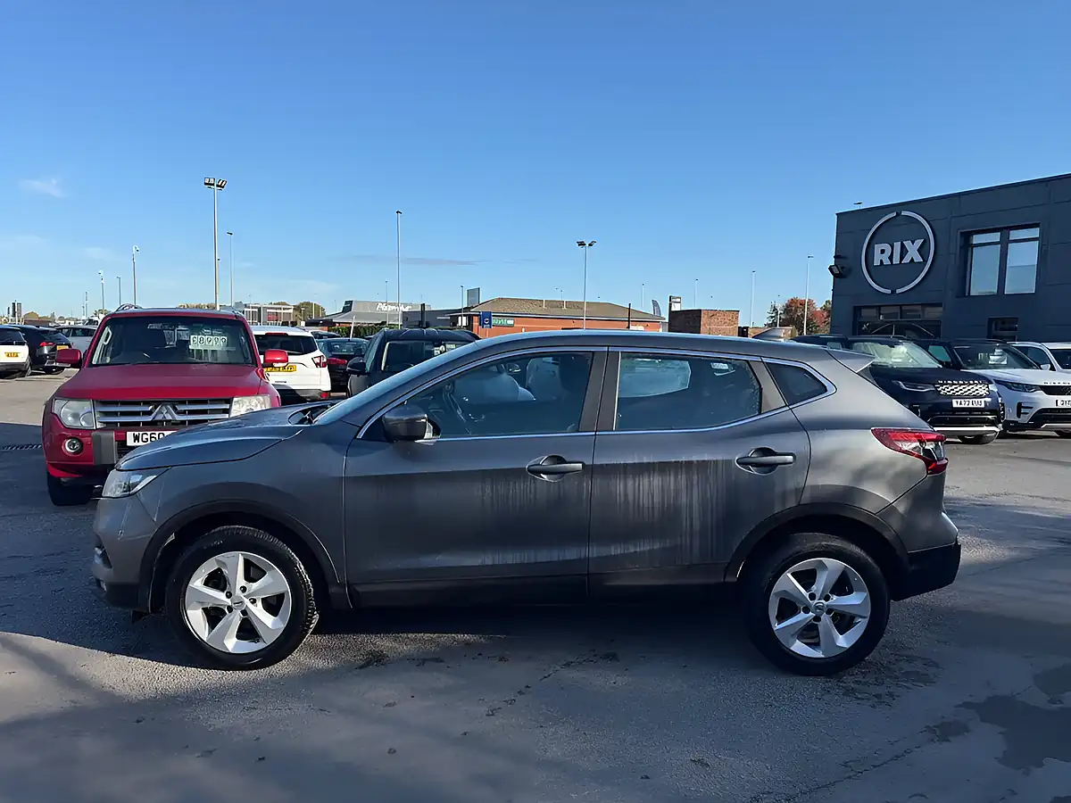 Used 2019 Nissan Qashqai Acenta Premium Grey - Interior and Exterior details 3