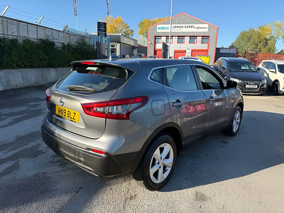 Used 2019 Nissan Qashqai Acenta Premium Grey - Interior and Exterior details 8