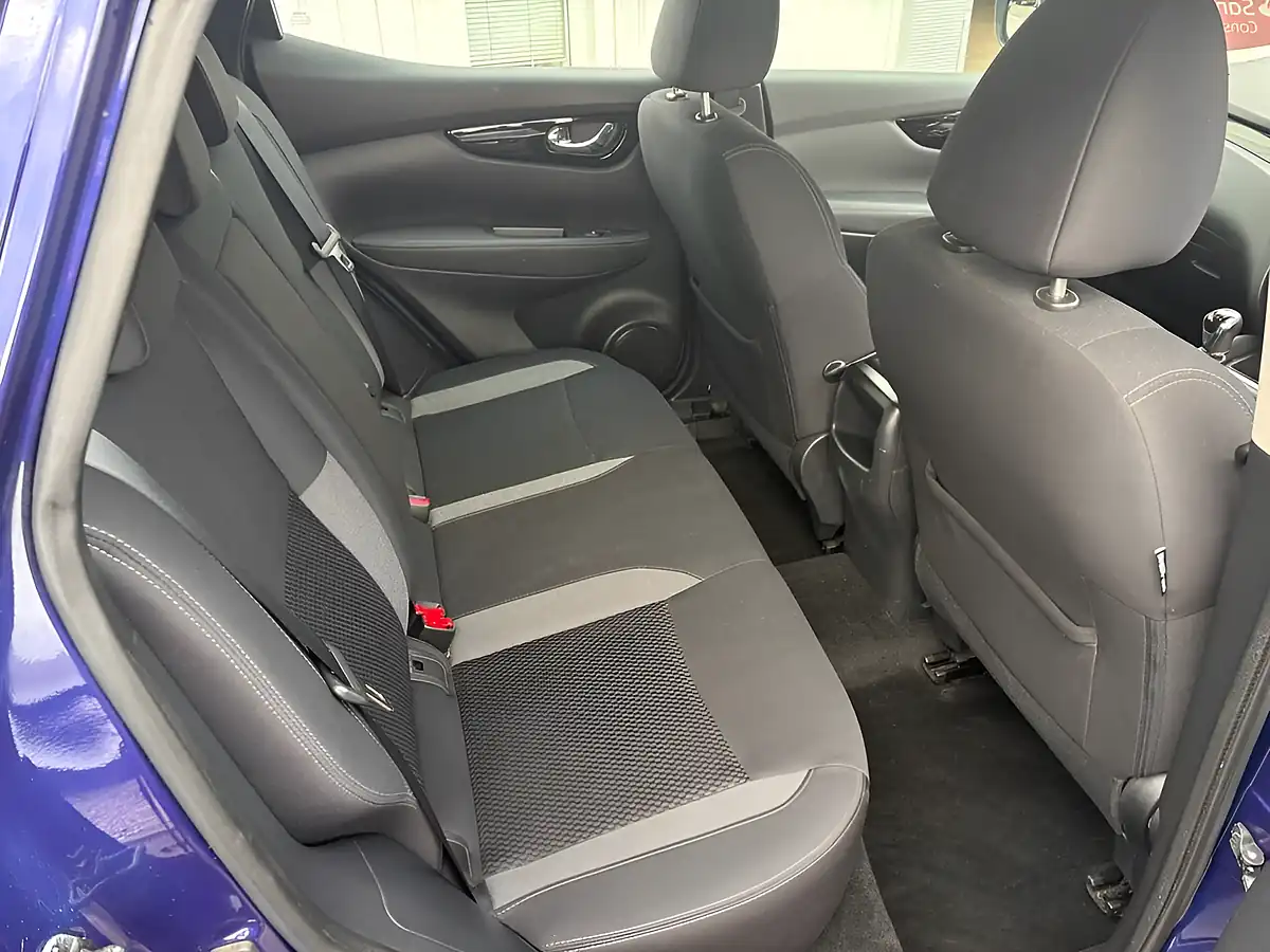 Used 2019 Nissan Qashqai Acenta Premium Ink Blue - Interior and Exterior details 11