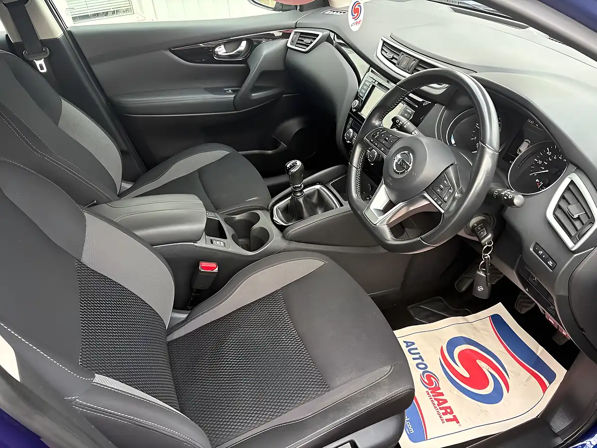 Used 2019 Nissan Qashqai Acenta Premium Ink Blue - Interior and Exterior details 8