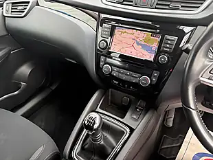 Used 2019 Nissan Qashqai Acenta Premium Ink Blue - Interior and Exterior details 9
