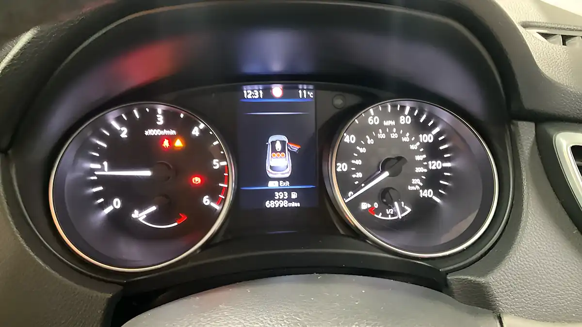 Used 2019 Nissan Qashqai Acenta Premium Pure White - Interior and Exterior details 11
