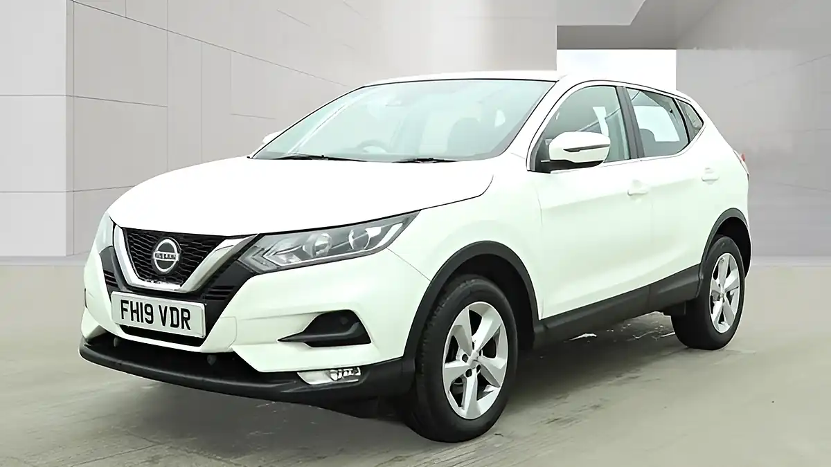 Used 2019 Nissan Qashqai Acenta Premium Pure White - Interior and Exterior details 2