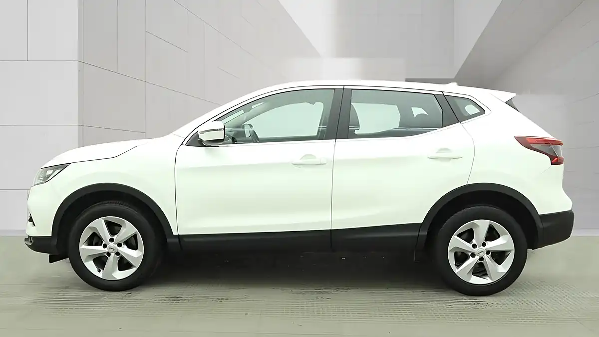 Used 2019 Nissan Qashqai Acenta Premium Pure White - Interior and Exterior details 6