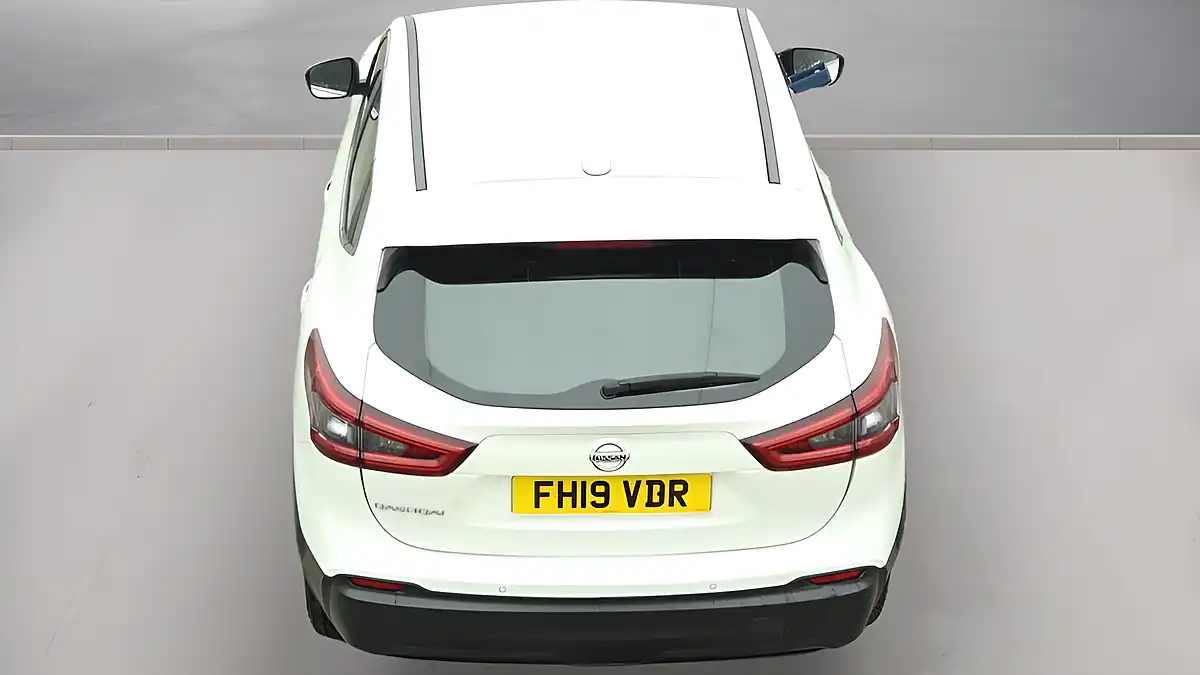 Used 2019 Nissan Qashqai Acenta Premium Pure White - Interior and Exterior details 8