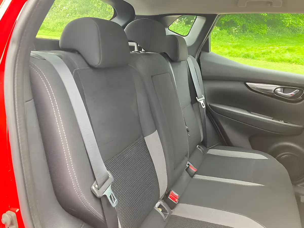 Used 2019 Nissan Qashqai Acenta Premium Red - Interior and Exterior details 13
