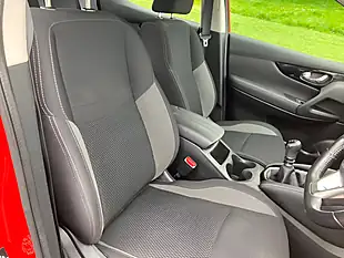 Used 2019 Nissan Qashqai Acenta Premium Red - Interior and Exterior details 17