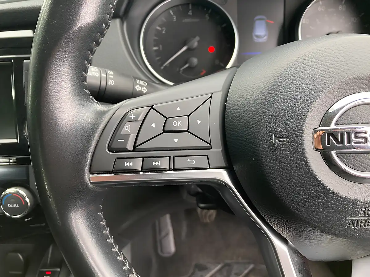 Used 2019 Nissan Qashqai Acenta Premium Red - Interior and Exterior details 18