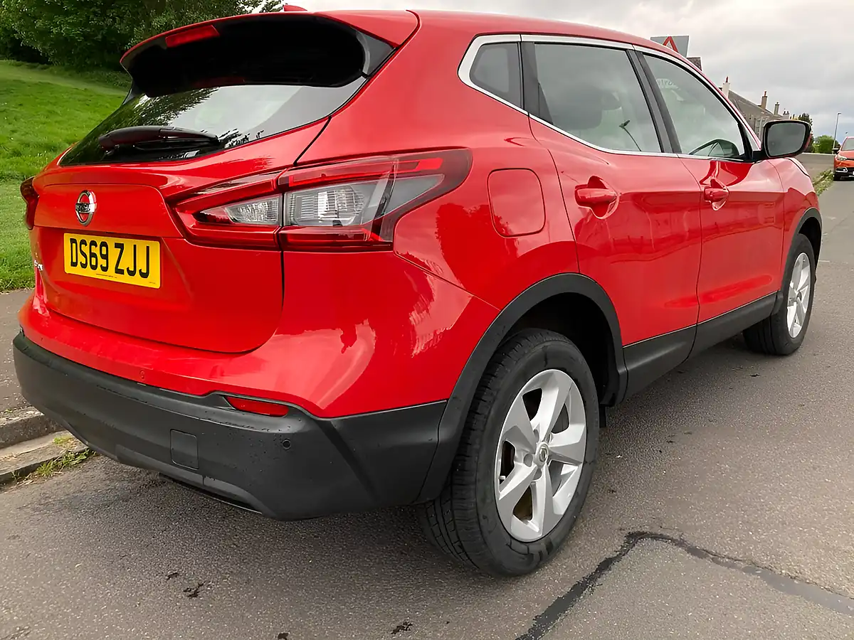 Used 2019 Nissan Qashqai Acenta Premium Red - Interior and Exterior details 3