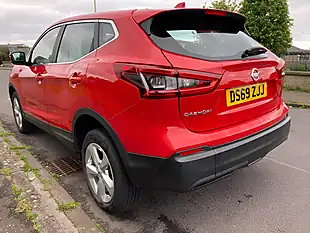 Used 2019 Nissan Qashqai Acenta Premium Red - Interior and Exterior details 5